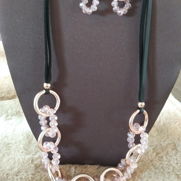 Pink Beads & Faux Leather Necklace & Earring Set - Picture 2 of 15